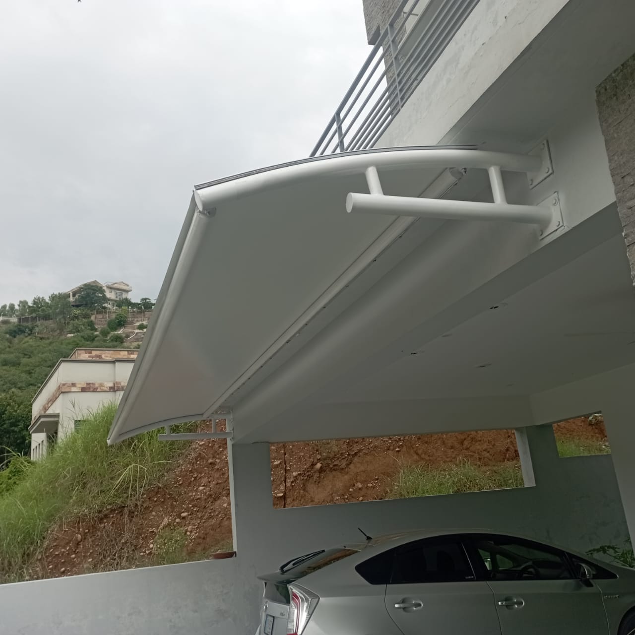 Wall-Mounted Canopy